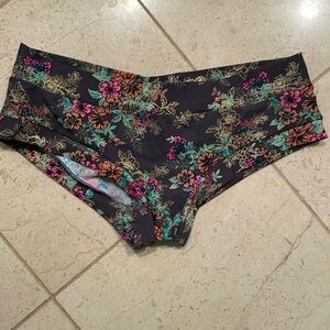 Pole shorts
